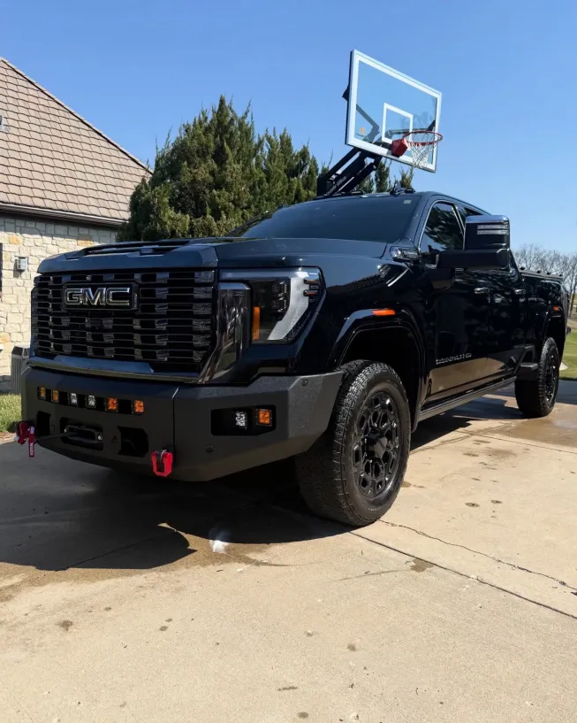 Mobile truck detailing service with deep gloss finish